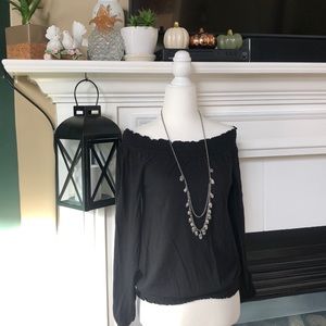 🌺Old Navy off the shoulder shirt🌺